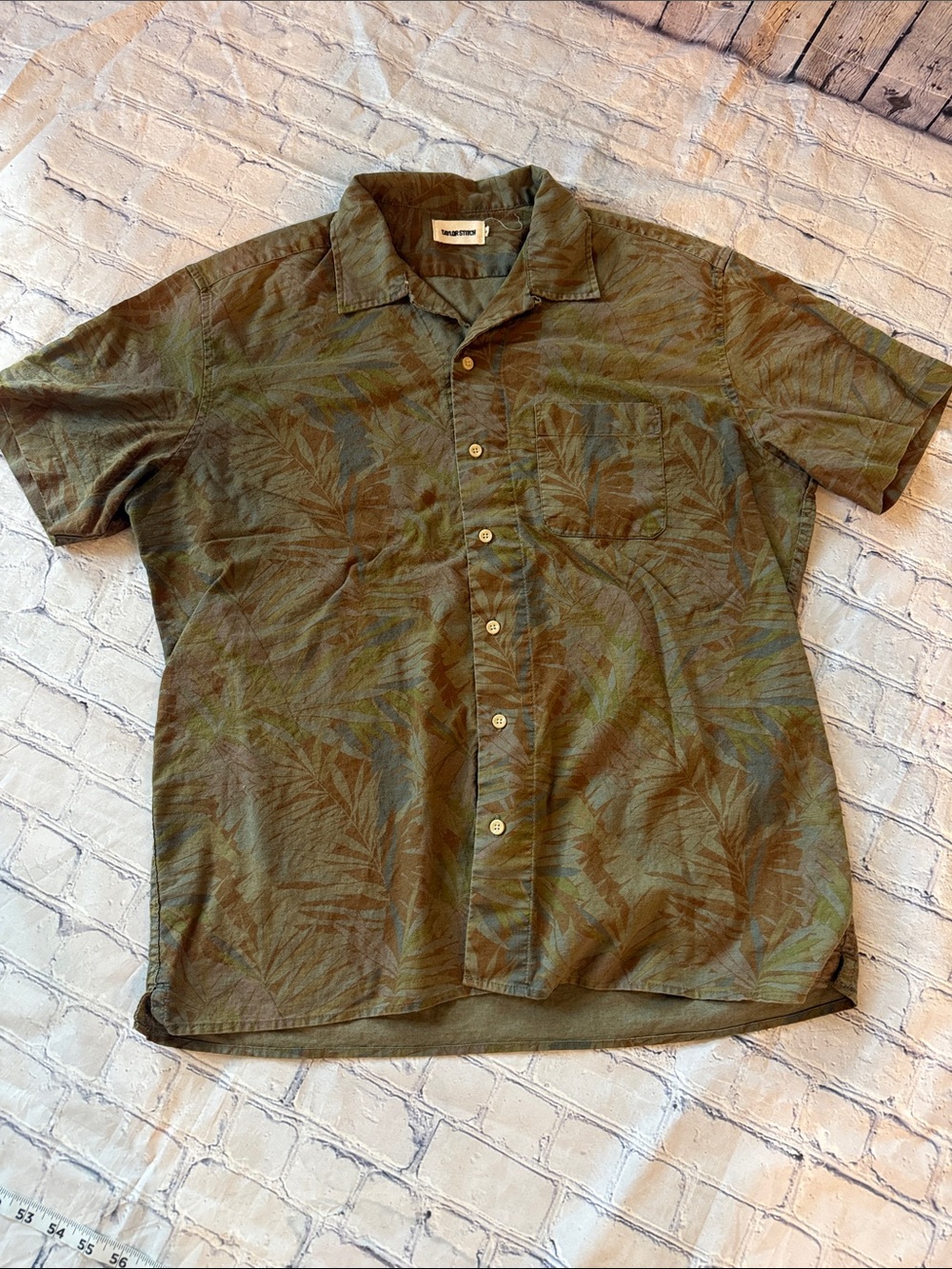 Taylor Stitch 44” Men's Jungle Pattern Button-Up Shirt - | Excellent Used |